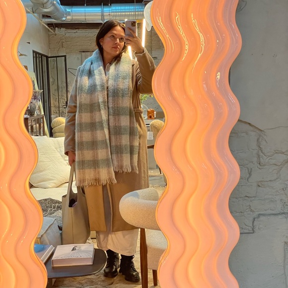 Meet your Posher, Justine - Picture 6 of 6